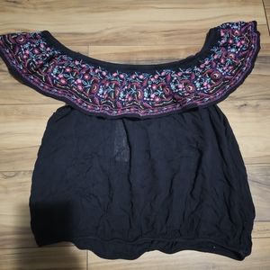 Arizona Off the Shoulder Boho Floral Black Top Juniors Medium